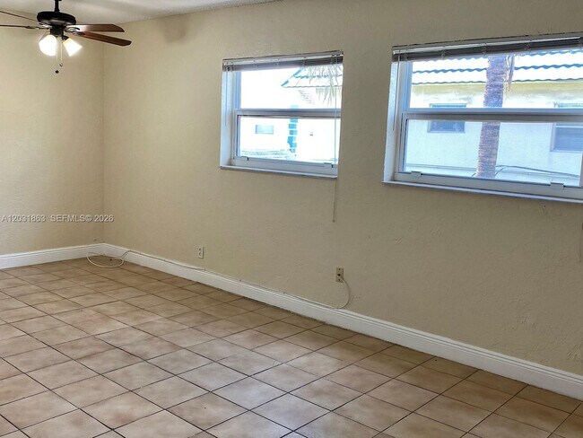 Photo - 4061 N Dixie Hwy Unit 28