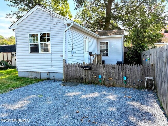 Building Photo - 548 Clark Ave Rental