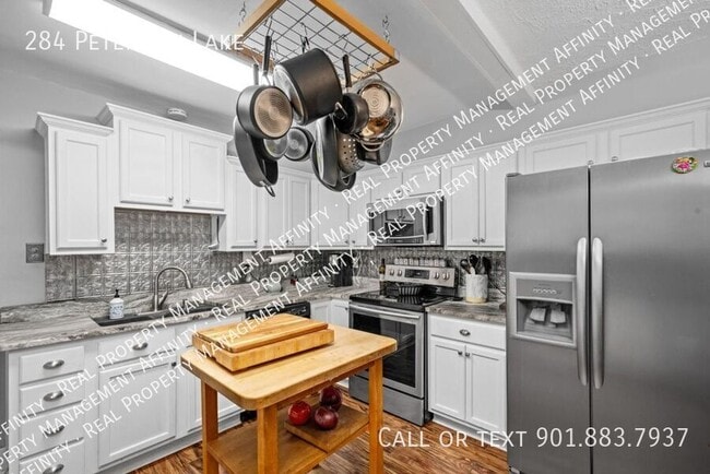 Photo - 284 Peterson Lake Rd