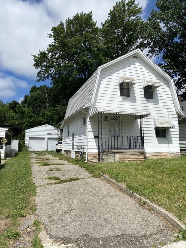 Building Photo - 2112 S Pennsylvania Ave Rental