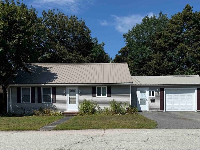 Photo - 180 Kenney St