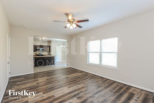 Photo - 70 Hamil Ct NW