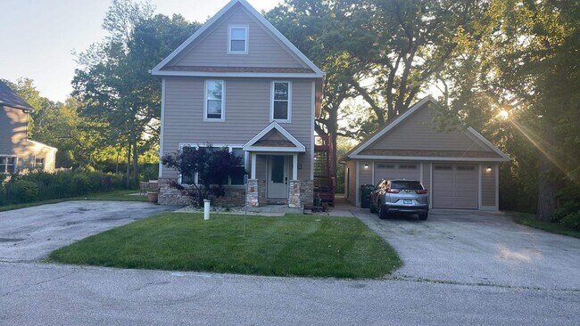 Photo - 2103 Haegle Dr Townhome