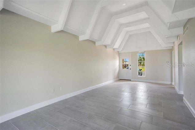 Photo - 3033 Club Cir