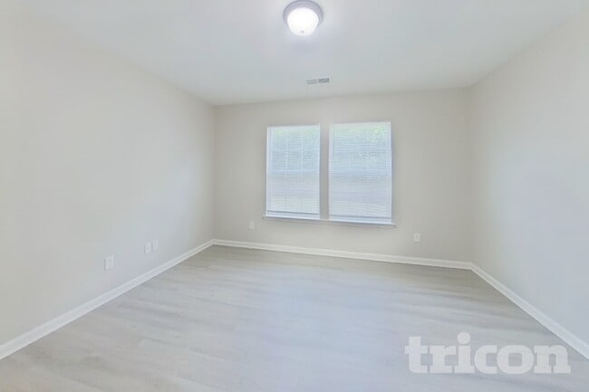 Photo - 344 Longfellows Ln