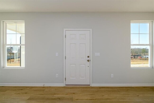 Photo - 849 York Aly