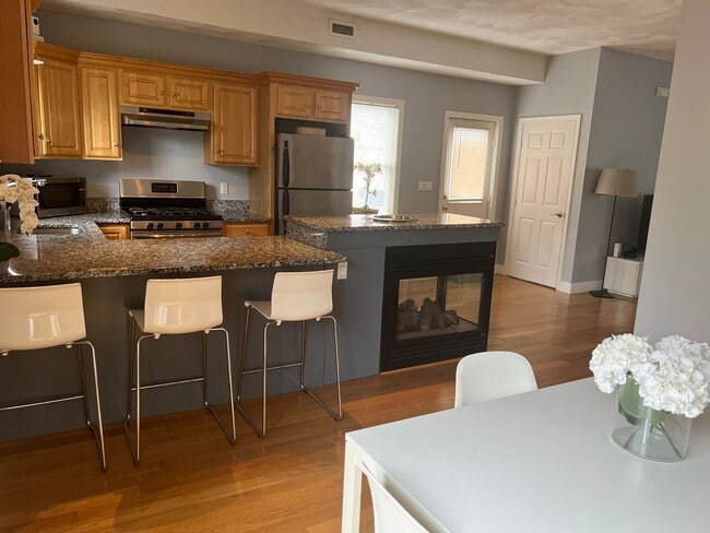 Photo - 50-1 Barr St