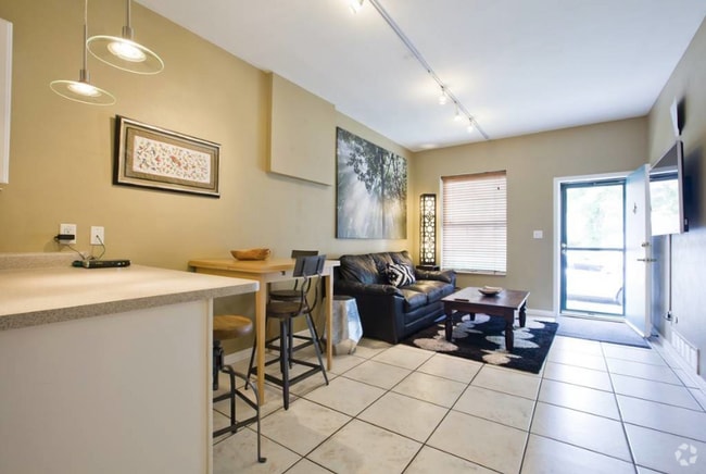 Building Photo - 2324 W 31st Ave Rental