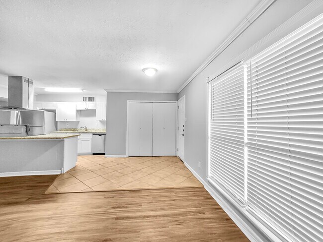 Photo - 918 Clark Trail