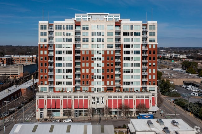 Building Photo - 400 W North St Unit 810 Rental