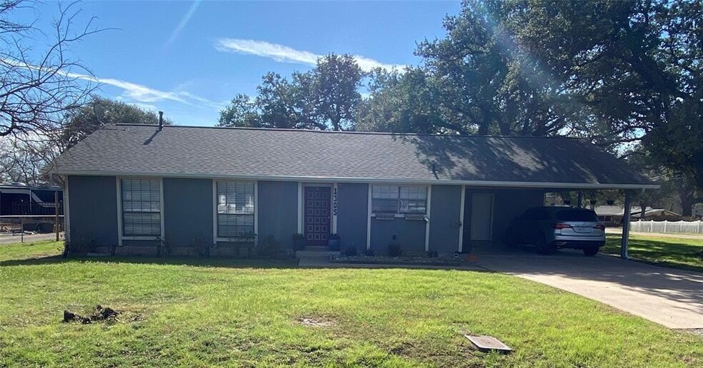 1305 E Main St