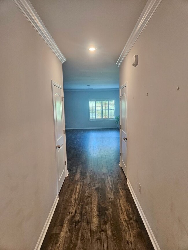 Photo - 230 Ashland Dr SW
