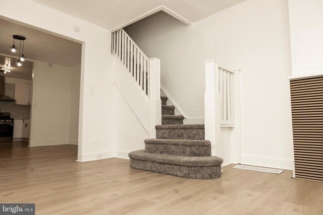 Photo - 5723 Delancey St