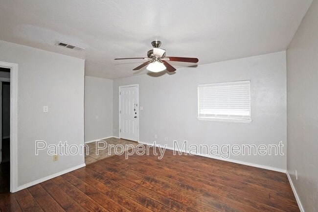Photo - 115 SE 40th Ave