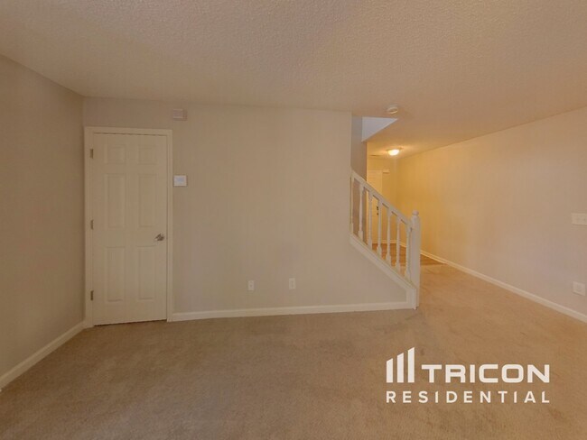 Photo - 7913 Four Oaks Ct