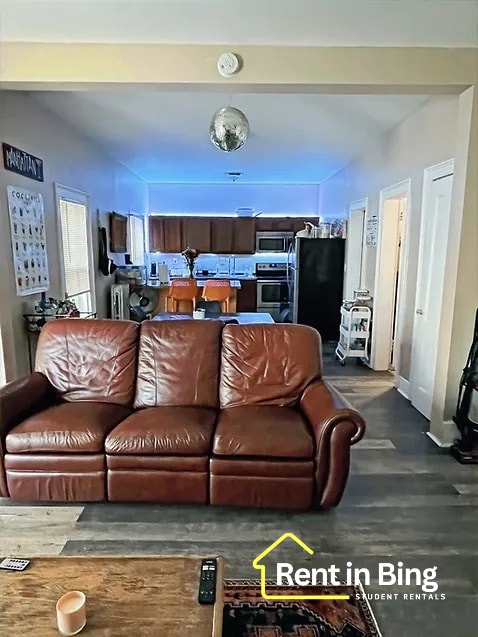 Photo - 72 Walnut St