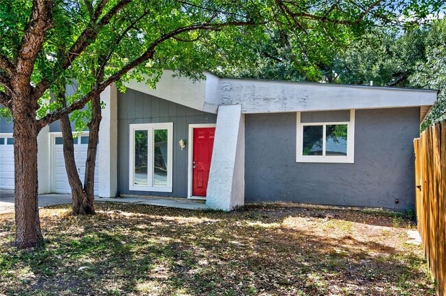 2201 Deadwood Dr