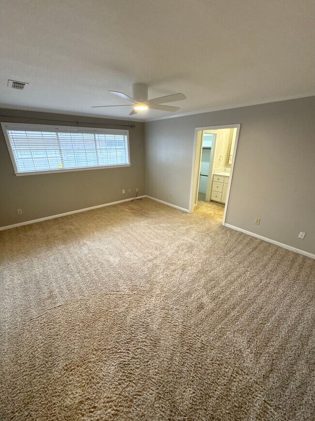 Photo - University Terrace Home!