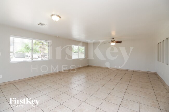 Photo - 14623 N 32nd Pl