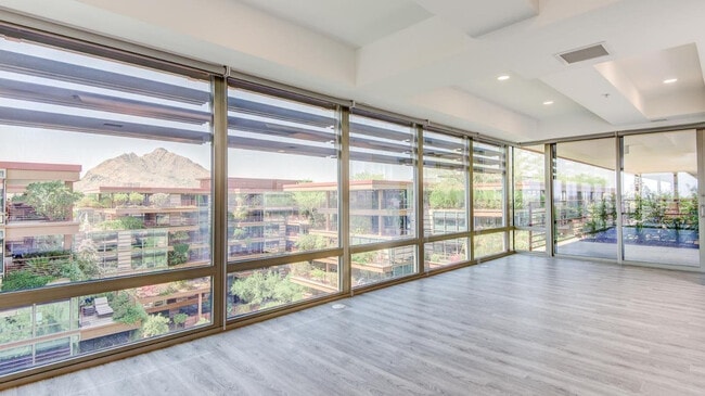 Building Photo - 7137 E Rancho Vista Dr Unit 7008