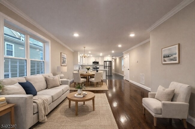 Building Photo - 515 Walnut St