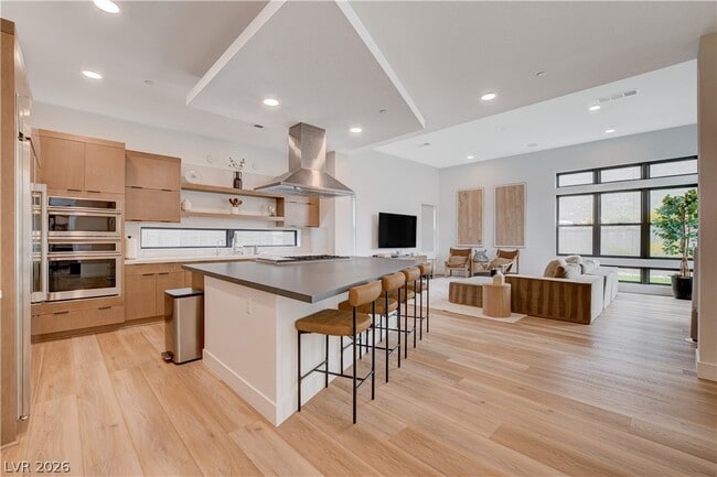 Photo - 779 Willits St