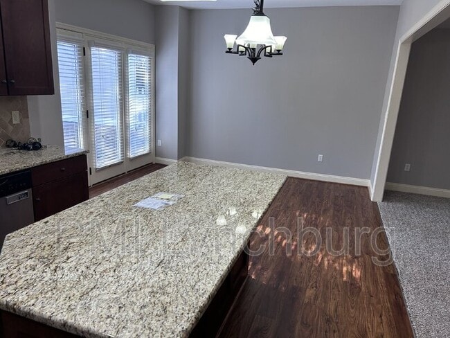 Photo - 1040 Commonwealth Cir