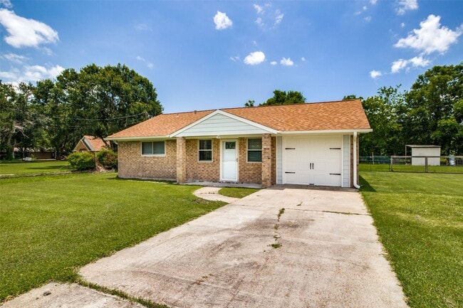 Photo - 908 Redberry Hill St