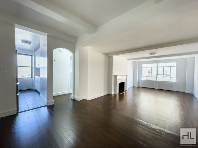 Building Photo - FIFTH AVENUE