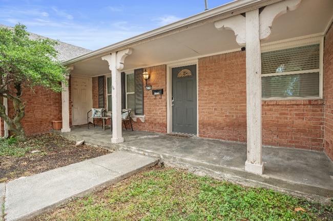 Photo - 4719 S Lakewood Ave