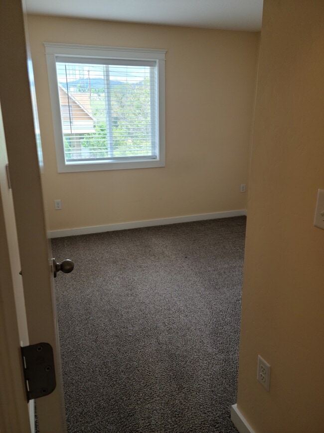216 Lawton St Unit 3