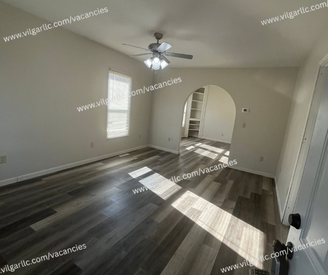 Photo - 3 Bedrooms • 1 Large Bathroom, Master suit... Casa