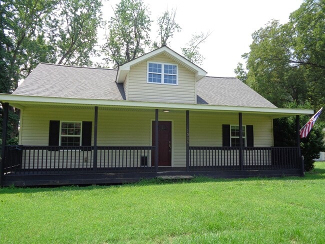 Photo - Lots of Space-Big Yard