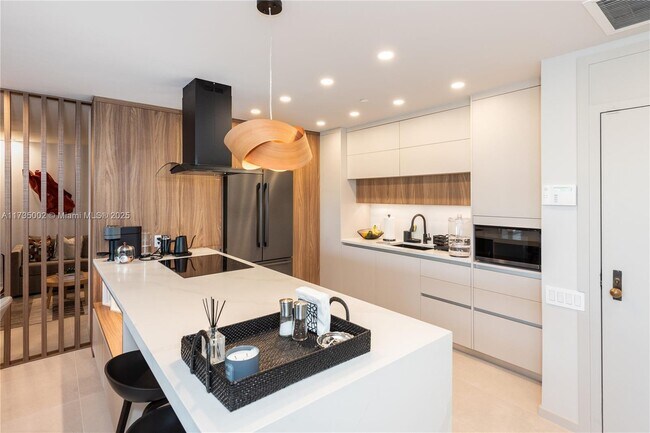 Photo - 251 Crandon Blvd Unidad 306