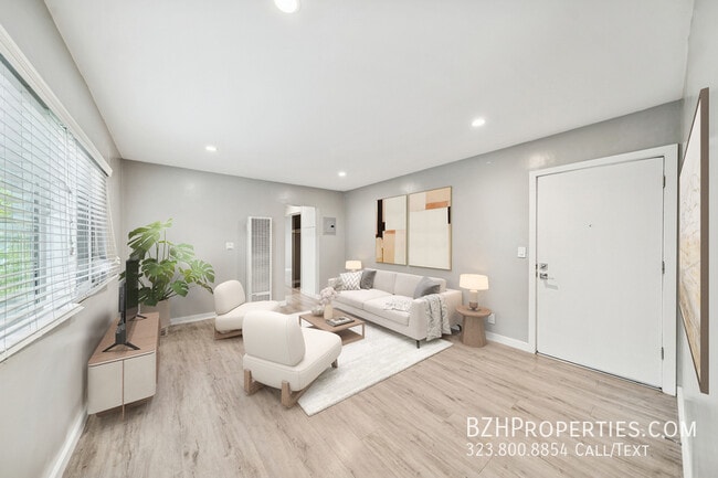 Building Photo - 252 S New Hampshire Ave Unit 4A