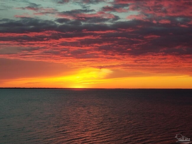 Building Photo - 710 Scenic Hwy Unit 202