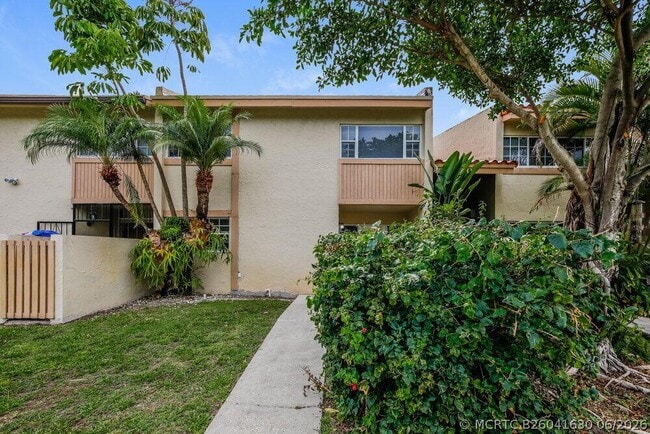 Building Photo - 14277 N Kendale Lakes Cir