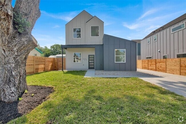Building Photo - 7603 Carver Ave Unit 1B Rental