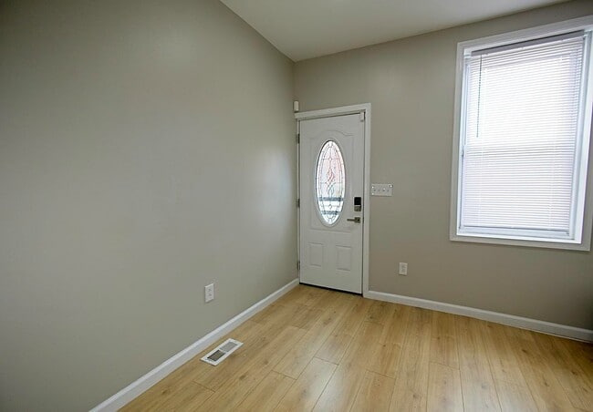 Photo - 1961 N Croskey St