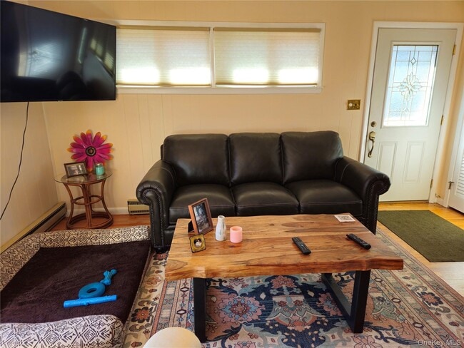 Photo - 72 Crescent Cir