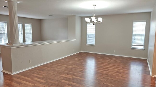 Photo - 909 Lodosa Dr