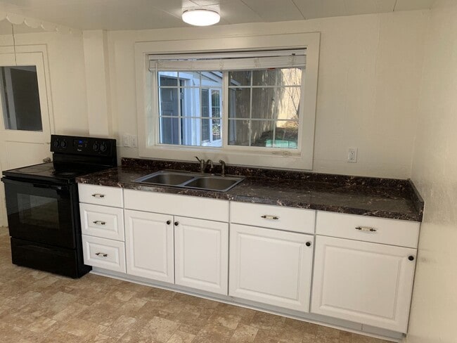 Photo - ~2 Bedroom House in Winston~