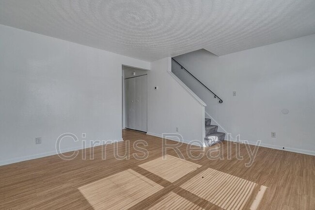 Photo - 2788 Peach St