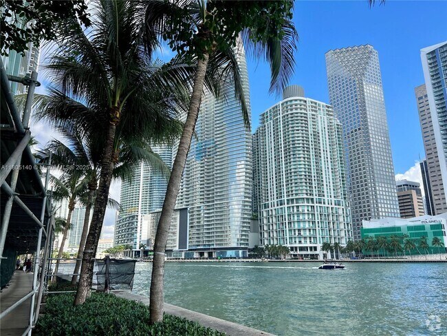 Building Photo - 300 S Biscayne Blvd Unit 3704 Rental
