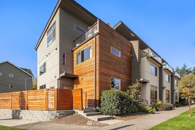 Building Photo - 5101 40th Ave NE Rental