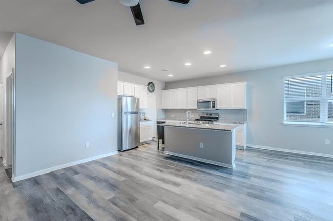 Photo - 225 Baum Dr