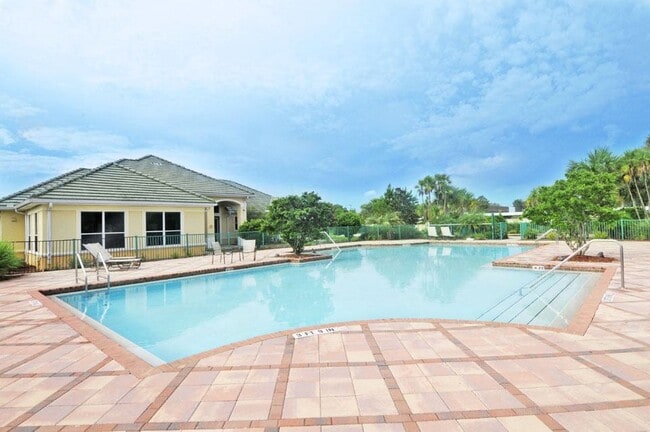 Photo - Meridian Pointe Apartments