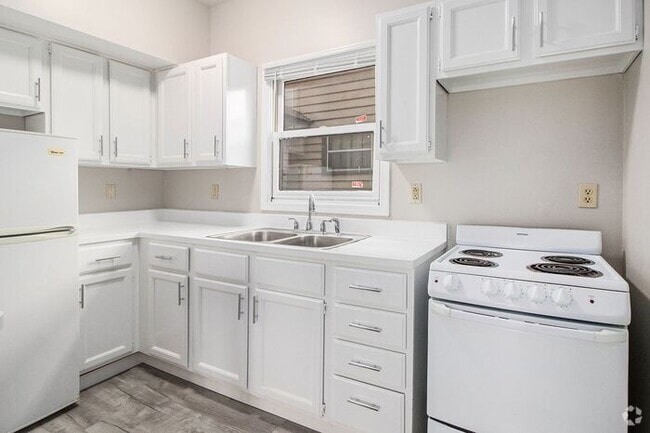 Building Photo - $799 Chic & Renovated 1BR with Style- Ask ... Rental