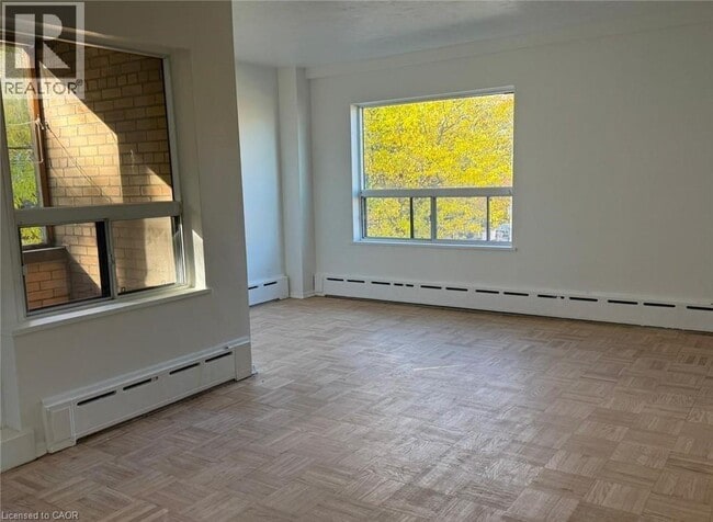Photo - 325A JAMES Street S Unit# 301 Unit 301