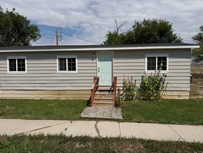 Semi-Rural 2 Bedroom 1 Bath Updated Mobile Home w/ Amenities - Semi-Rural 2 Bedroom 1 Bath Updated Mobile Home w/ Amenities